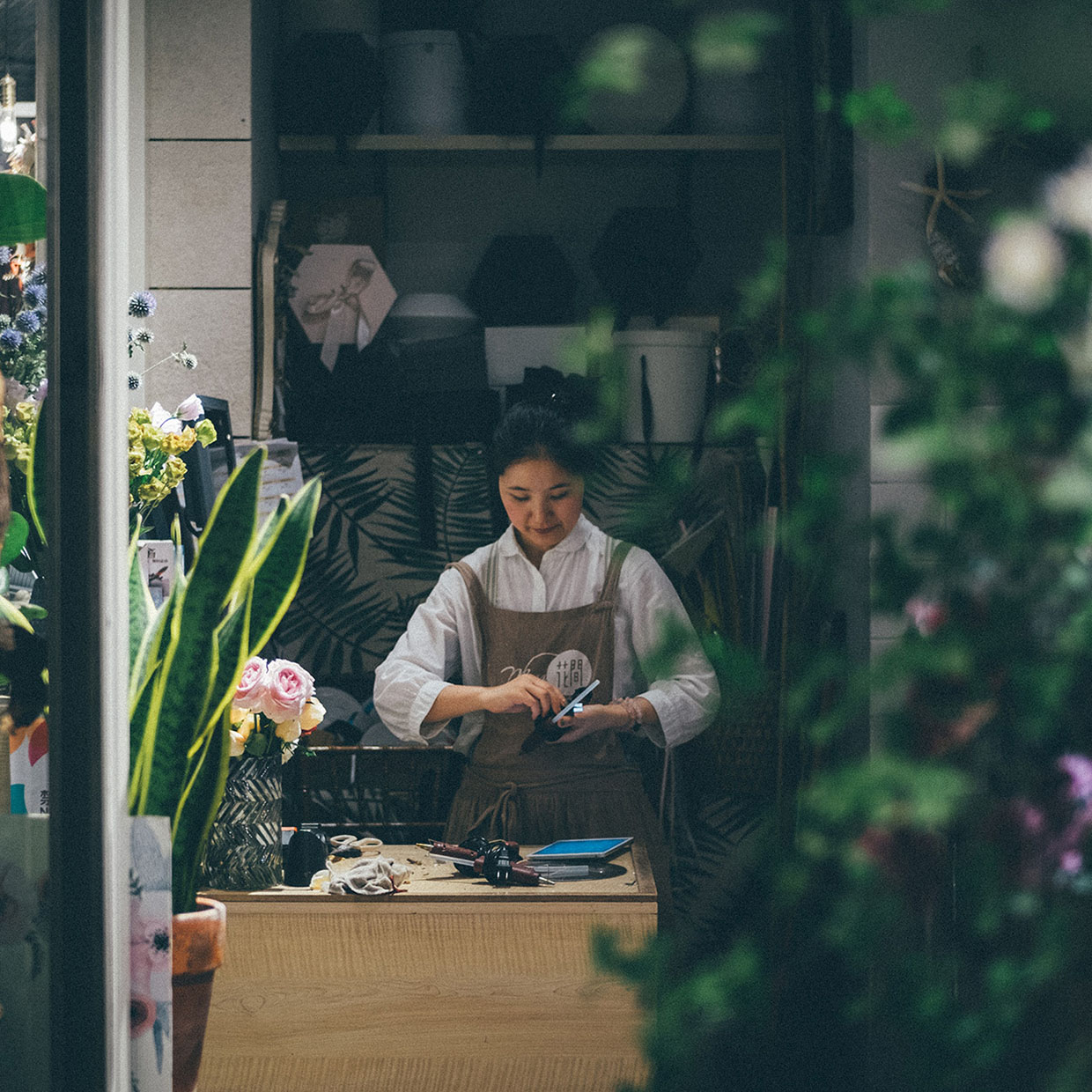 Petal & Leaf florist working